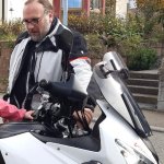 Darko Sucht Süßener Mitfahrer